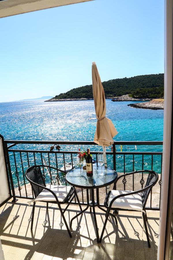 Duje Apartments Milna Μίλνα Εξωτερικό φωτογραφία